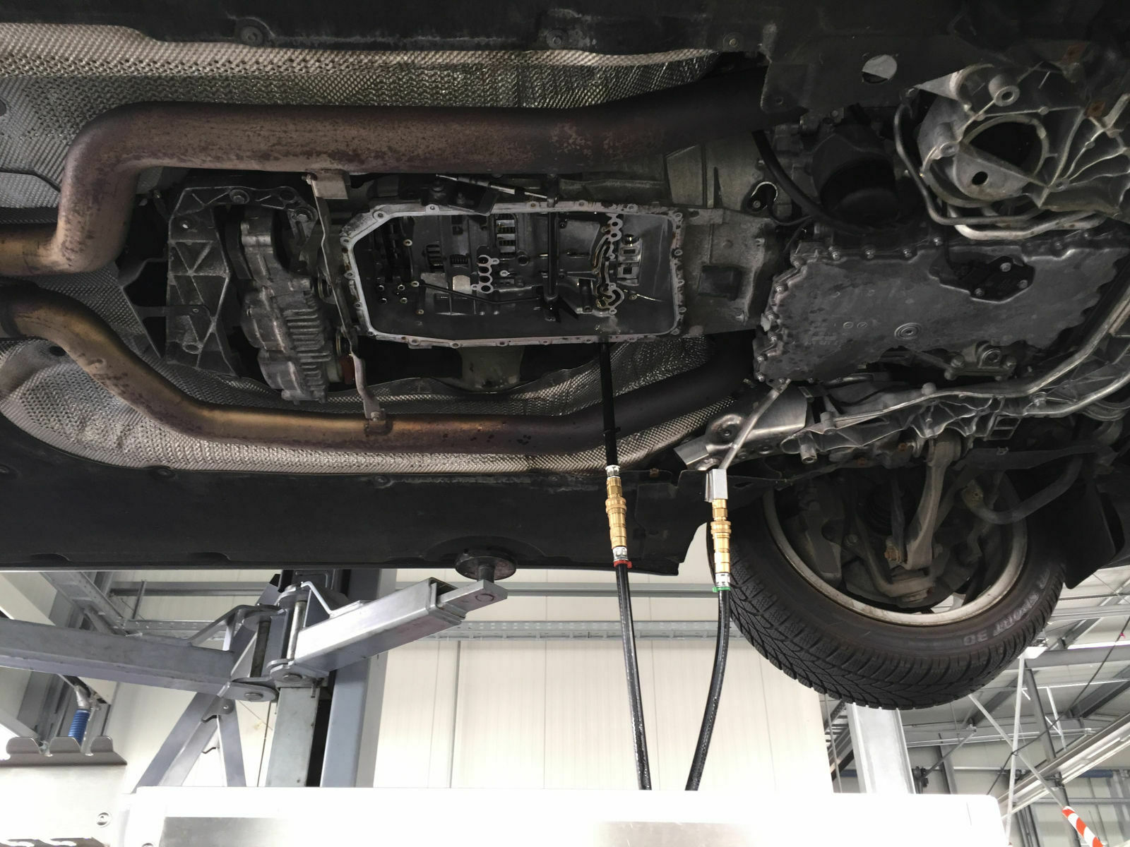 50i 6-Gang - Vibrationen am Bodenblech nach dem Anhalten - ZF SERVICE