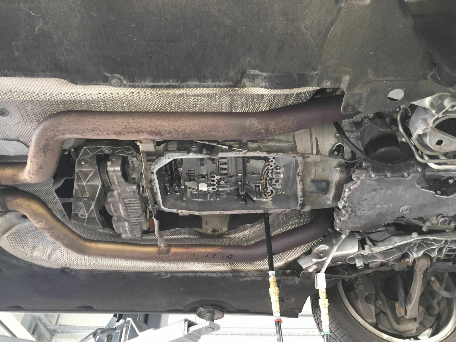 50i 6-Gang - Vibrationen am Bodenblech nach dem Anhalten - ZF SERVICE