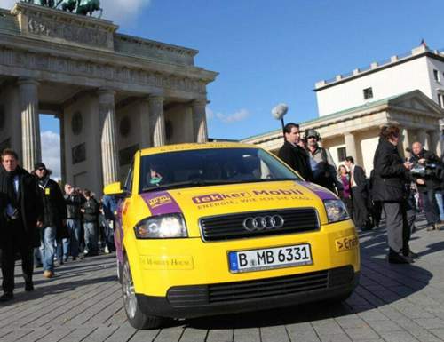 Audi A2 am Brandenburger Tor
