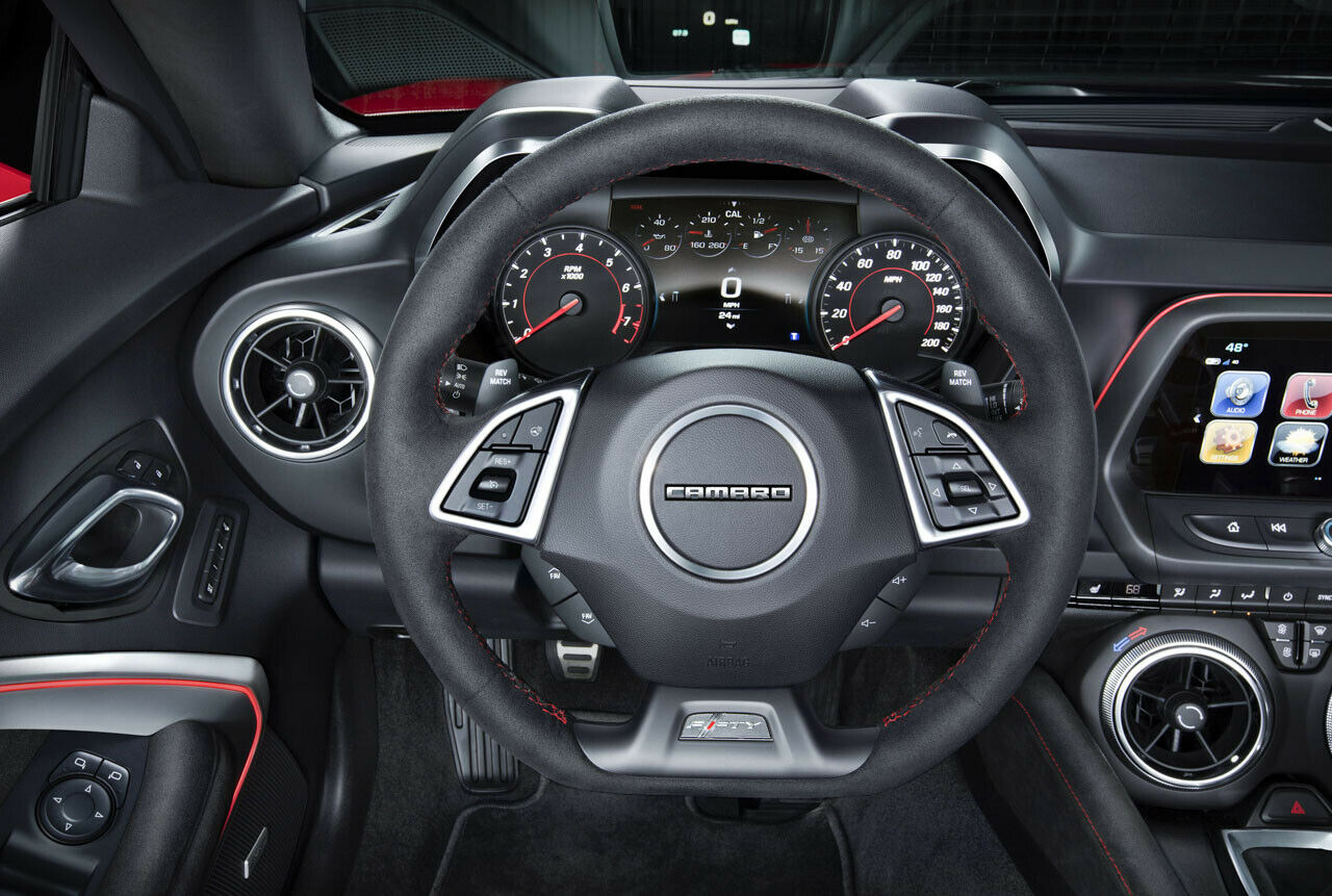 Der Tacho bis 200 Meilen (rund 320 km/h) könnte nur knapp reichen - der Vorgänger fuhr fast 300 km/h Spitze