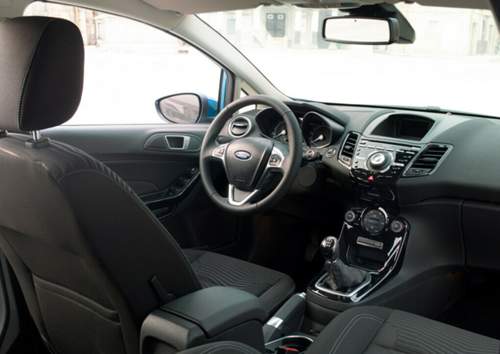 Im Cockpit sorgen neue Farben und Sitzdekore für eine optische Auffrischung.