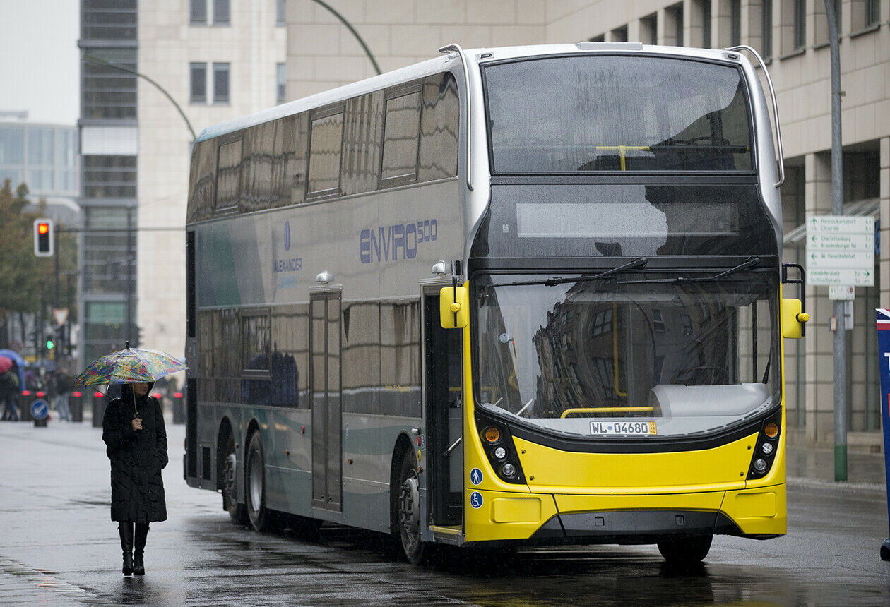 Den Zuschlag für die Hauptstadt-Busse erhielt das schottische Unternehmen Alexander Dennis. Die Busse des Typs Enviro 500 sollen erst im Betrieb getestet werden