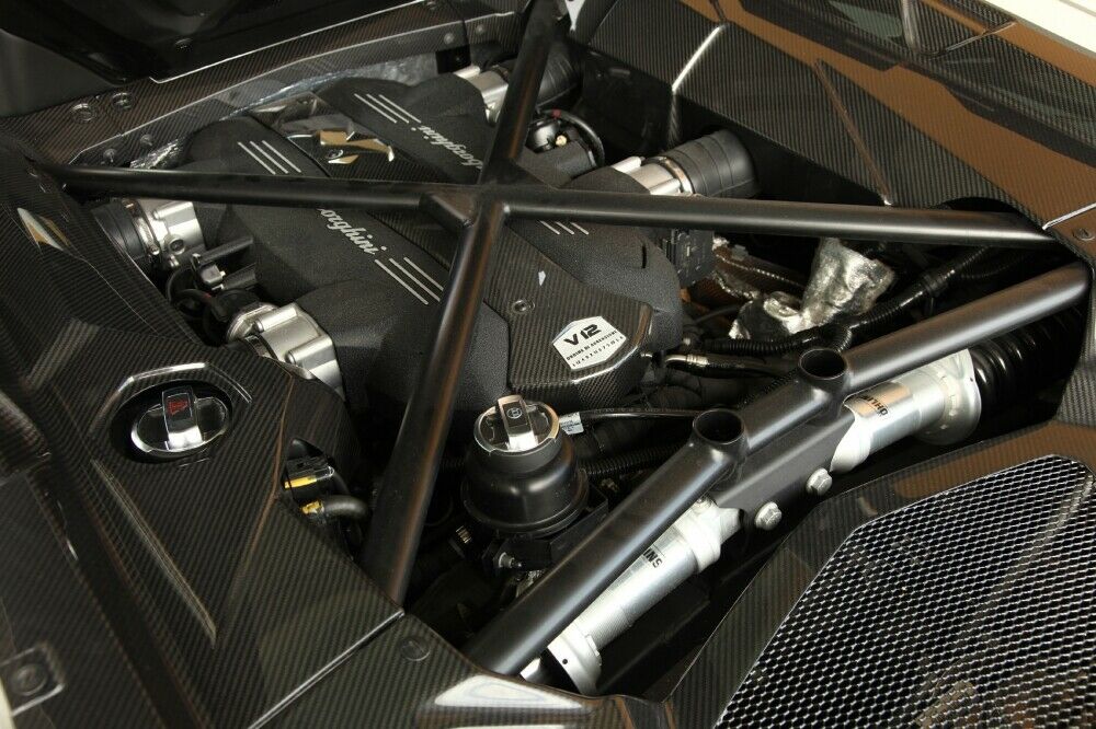 Das Traum-Triebwerk des Aventador Roadster.