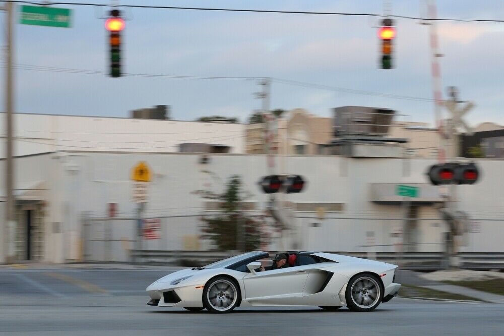 In Miami zieht der Aventador Roadster alle Blicke auf sich.