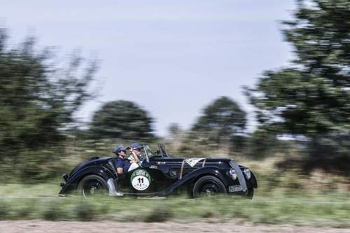 Ein BMW 328 Roadster bei der Hamburg-Berlin Klassik 2016