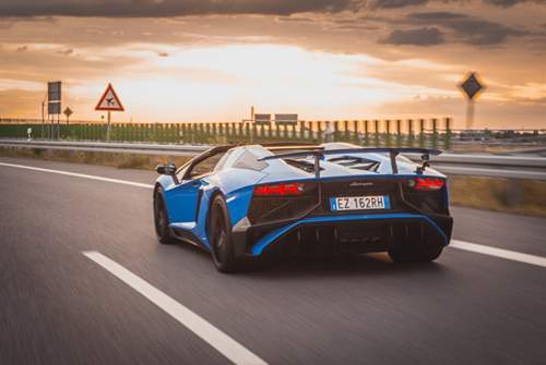 2,9 Sekunden auf Tempo 100, 350 km/h Spitze: Lamborghini Aventador SV Roadster