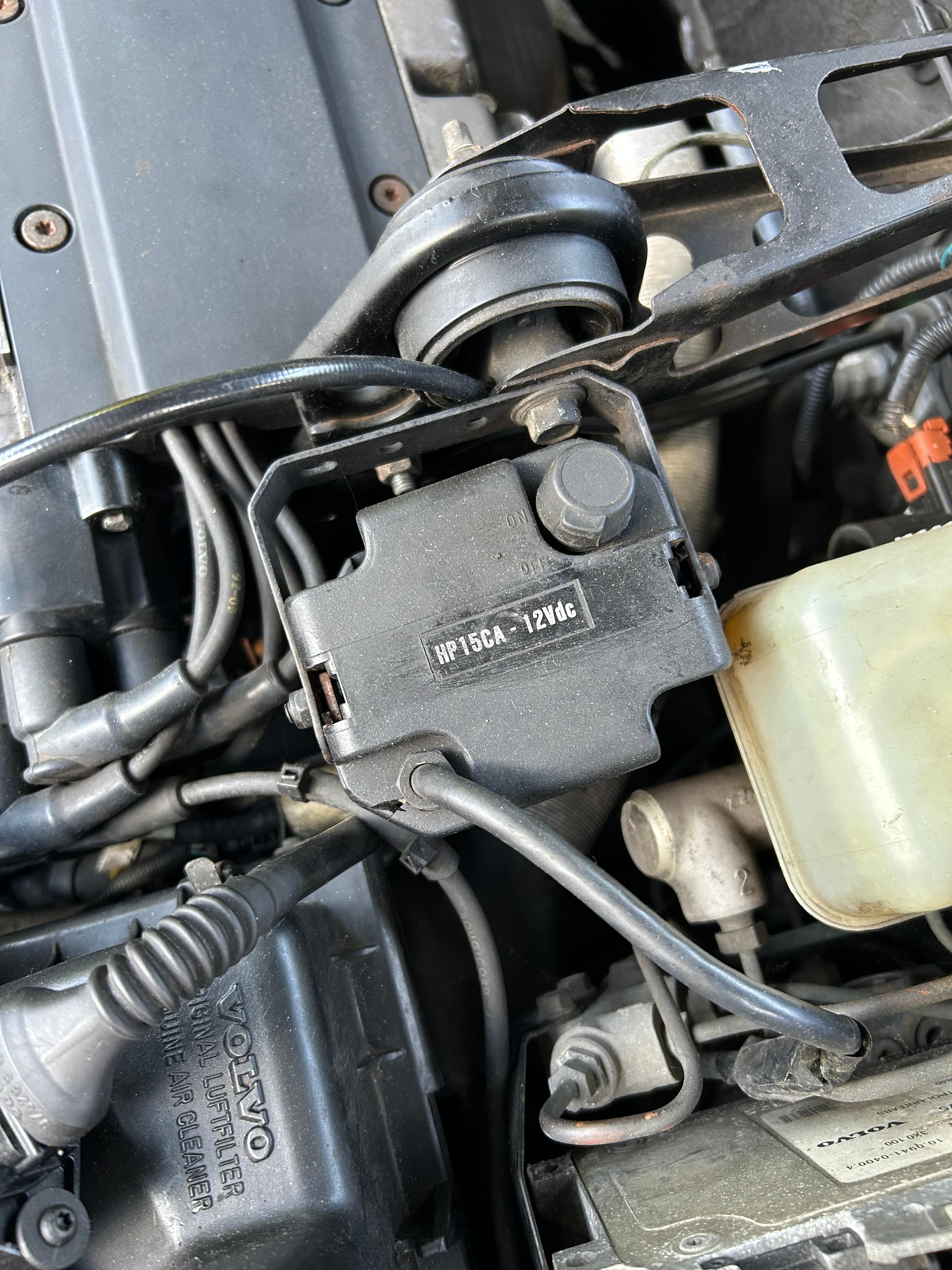 850 Gj 06.1992 177PS: springt nicht mehr an. Grade Anlasser gewechselt leider ohne Erfolg.