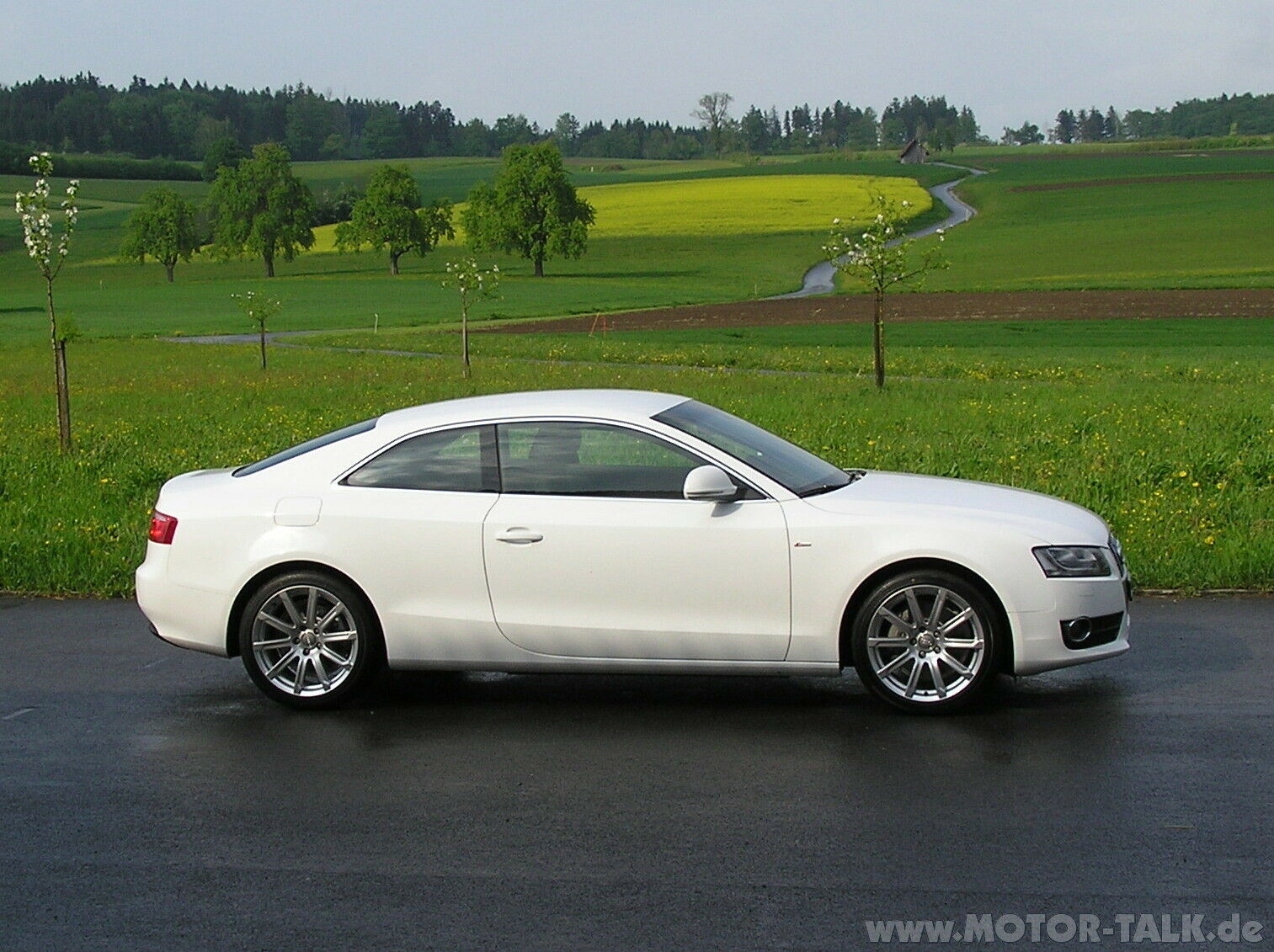 8,5x18 im 10-Speichen-Design