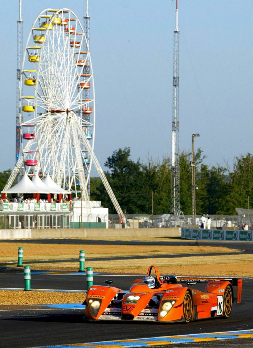 Le Mans hat viele Wahrzeichen. Im Hintergrund das Riesenrad
