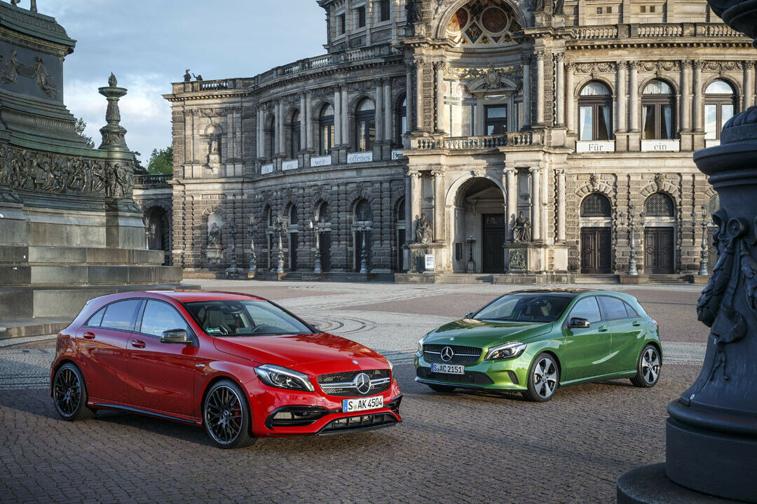 Der AMG A 45 wird erneut zum stärksten Kompakten - er leistet jetzt 381 PS
