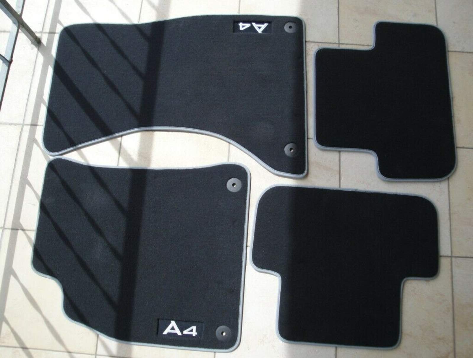 Texer Fußmatten Fußmatten Satz Für Audi A4 B8 (8K) 2007- – Passgenaue Autoteppiche Mit Logo, Von Texer Fußmatten Audi A4 B8