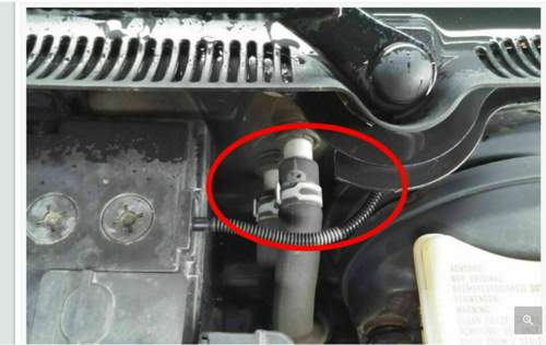 Entlüftungsöffnug Aufi A4 B6 V6 Motor