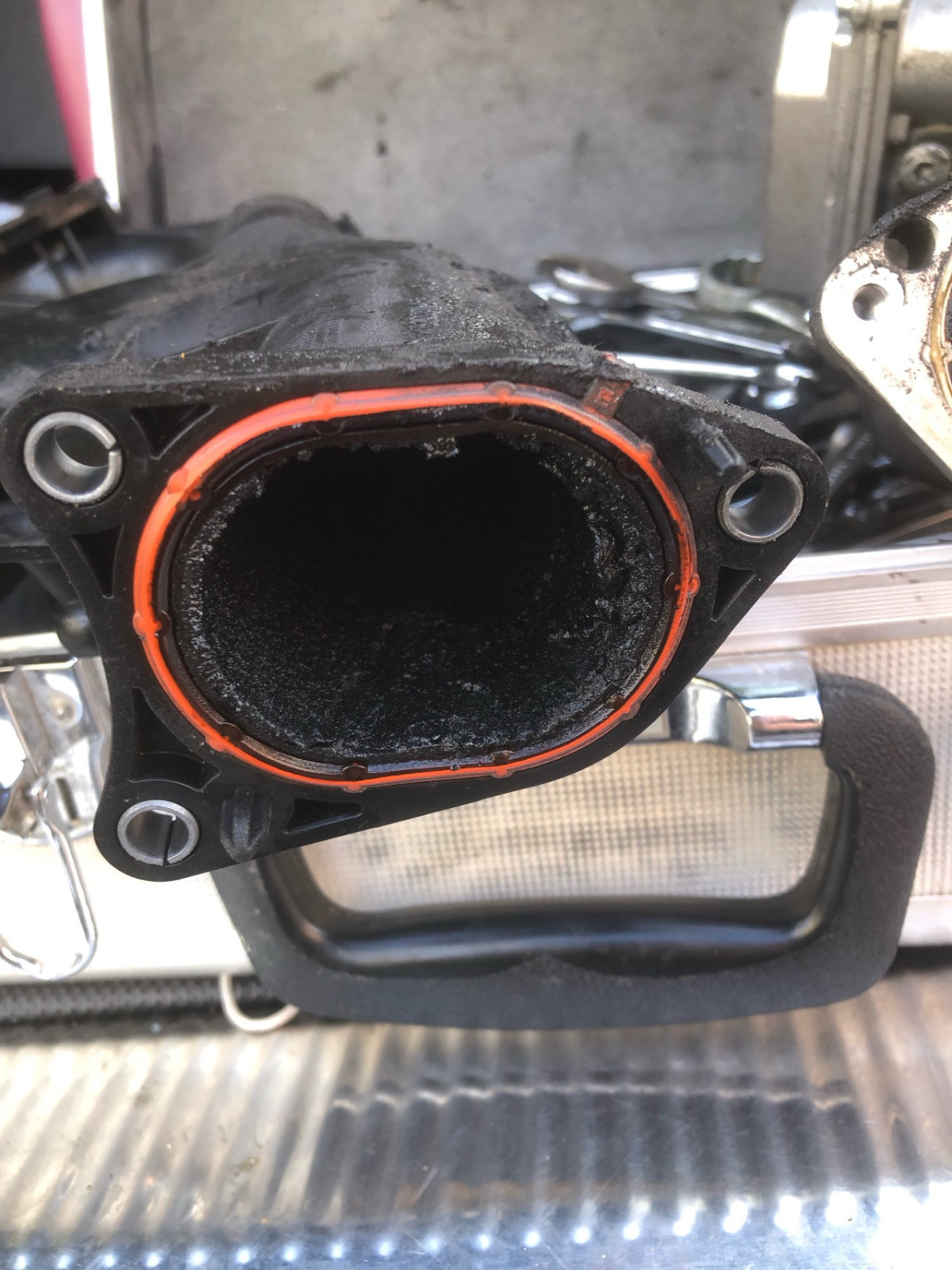 A6 4f 3.0 Tdi Hilfe ruckelt und qualmt dann kurz (