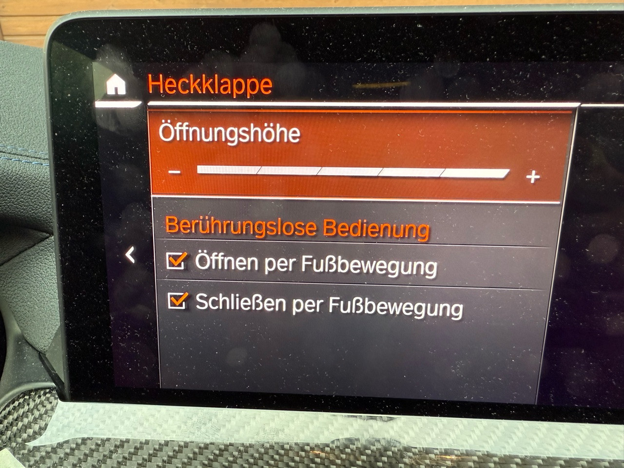 Ab welcher Ausstattungslinie ist die Bodenbeleuchtung vorhanden?