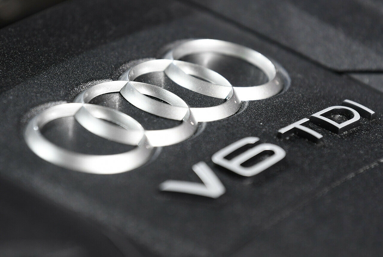 Audi muss in Deutschland 77.600 A4, A5, A6, A7, A8, Q5, SQ5 und Q7 mit V6-TDI der Abgasnorm 6 nachrüsten. Laut Bundesverkehrsministerium seien "unzulässige Abschaltvorrichtungen" festgestellt worden