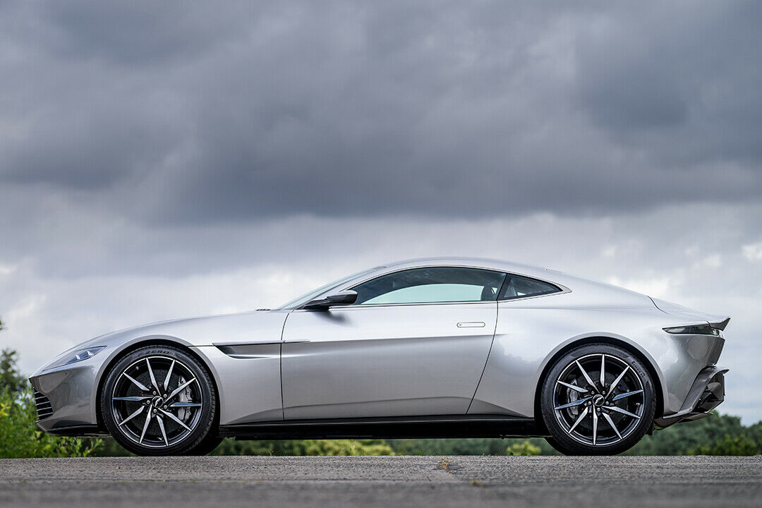 Die Karosserie des Aston Martin DB10 besteht aus Carbon