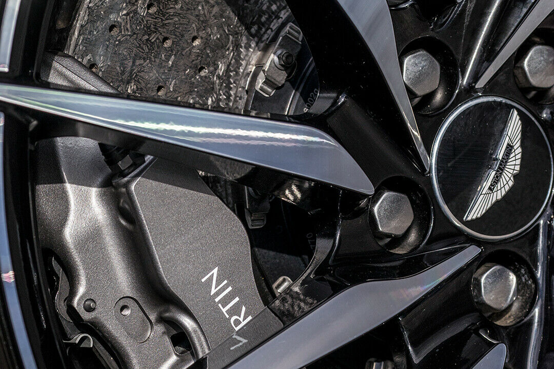 Aston Martin DB10: Detail