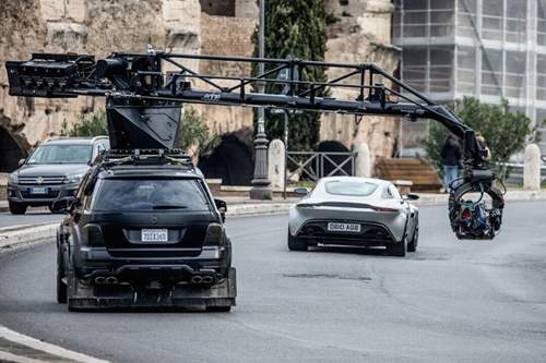 350 Leute gehörten zum Set von Spectre