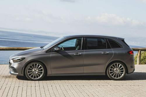 Der Radstand der Mercedes B-Klasse unterscheidet sich nicht von dem der A-Klasse, doch der Van ist deutlich höher