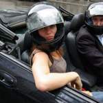 Ab jetzt Helm im Cabrio tragen, grins