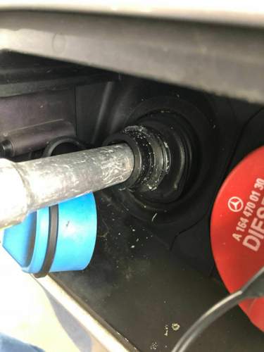 Adblue Einfüllstutzen mit Pistole