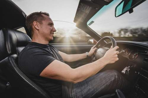 Oben ohne: Alle in Deutschland ausgelieferten Supra haben ein Targadach. Offen fährt der Sportler ganz fantastisch