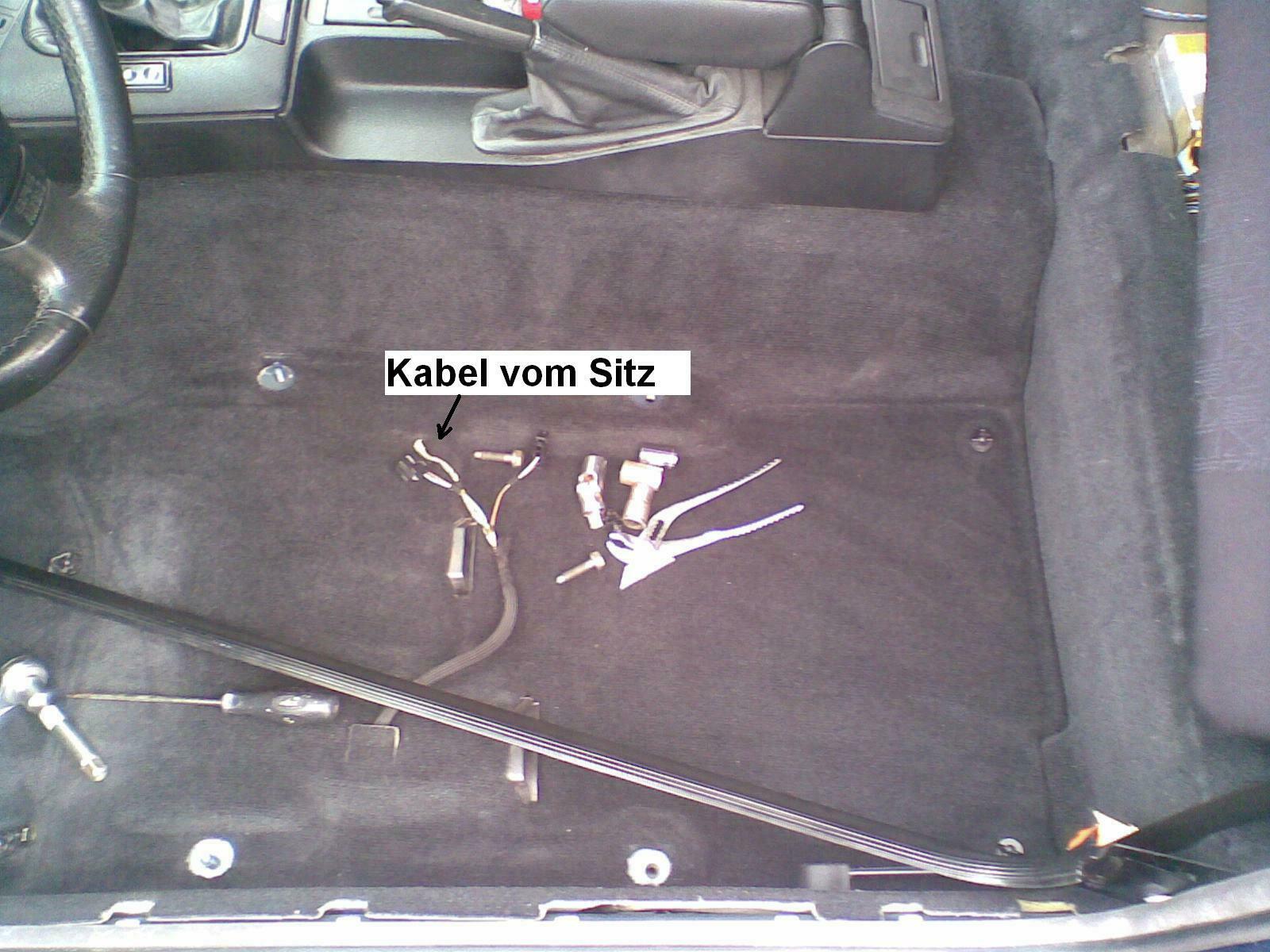 Airbaglampe: Gurtschloss  defekter Gurtstraffer?