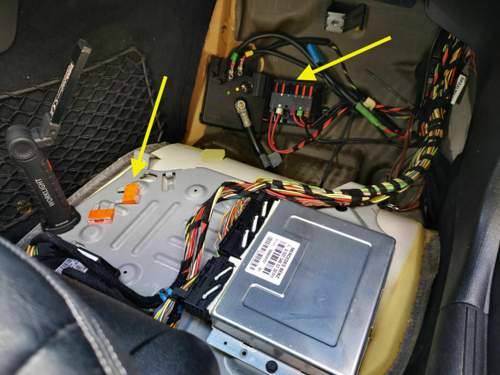 Fussraum Beifahrer Airmatic Steuergerät