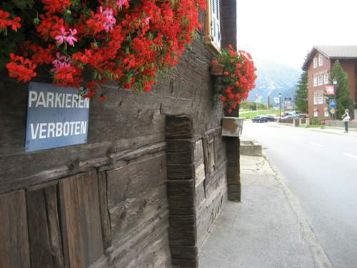 Parkieren verboten!
