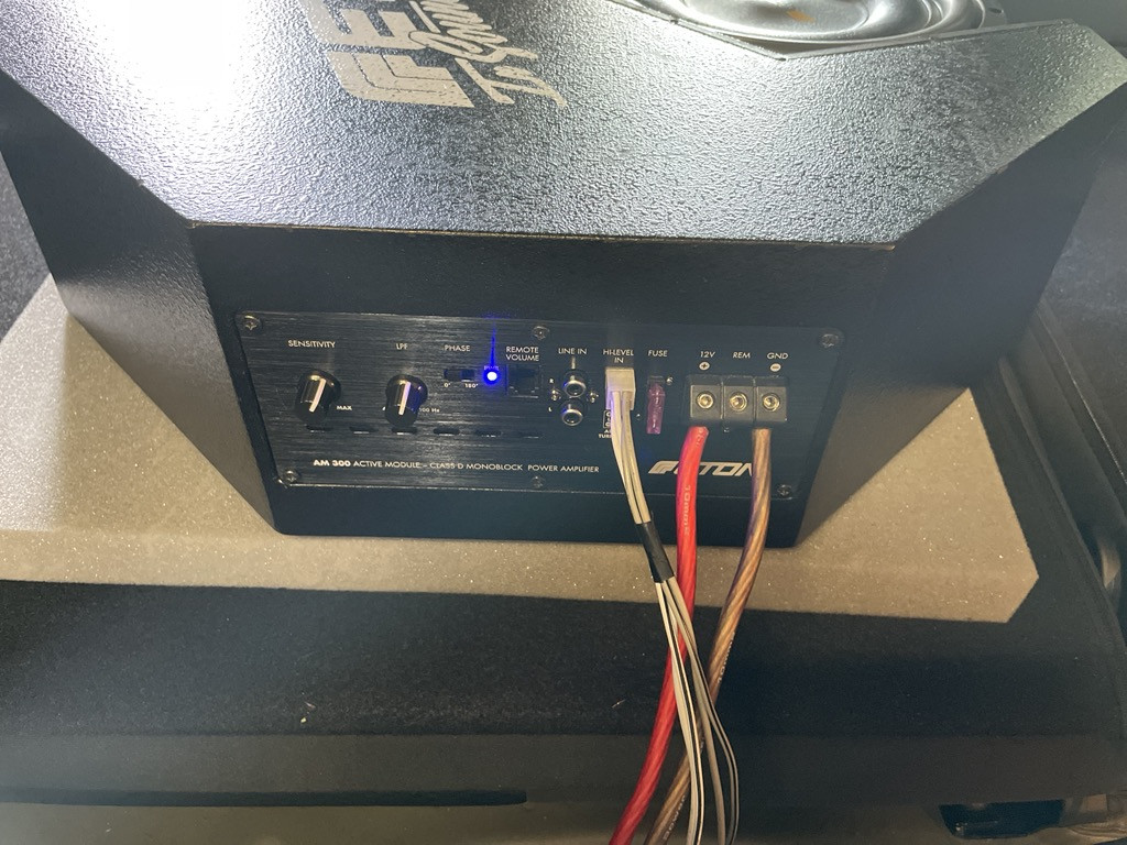 Aktiv Subwoofer an B&O Werksanlage abschließen.
