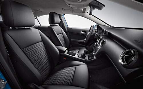 A-klasse-interieur-6-032012-715x450