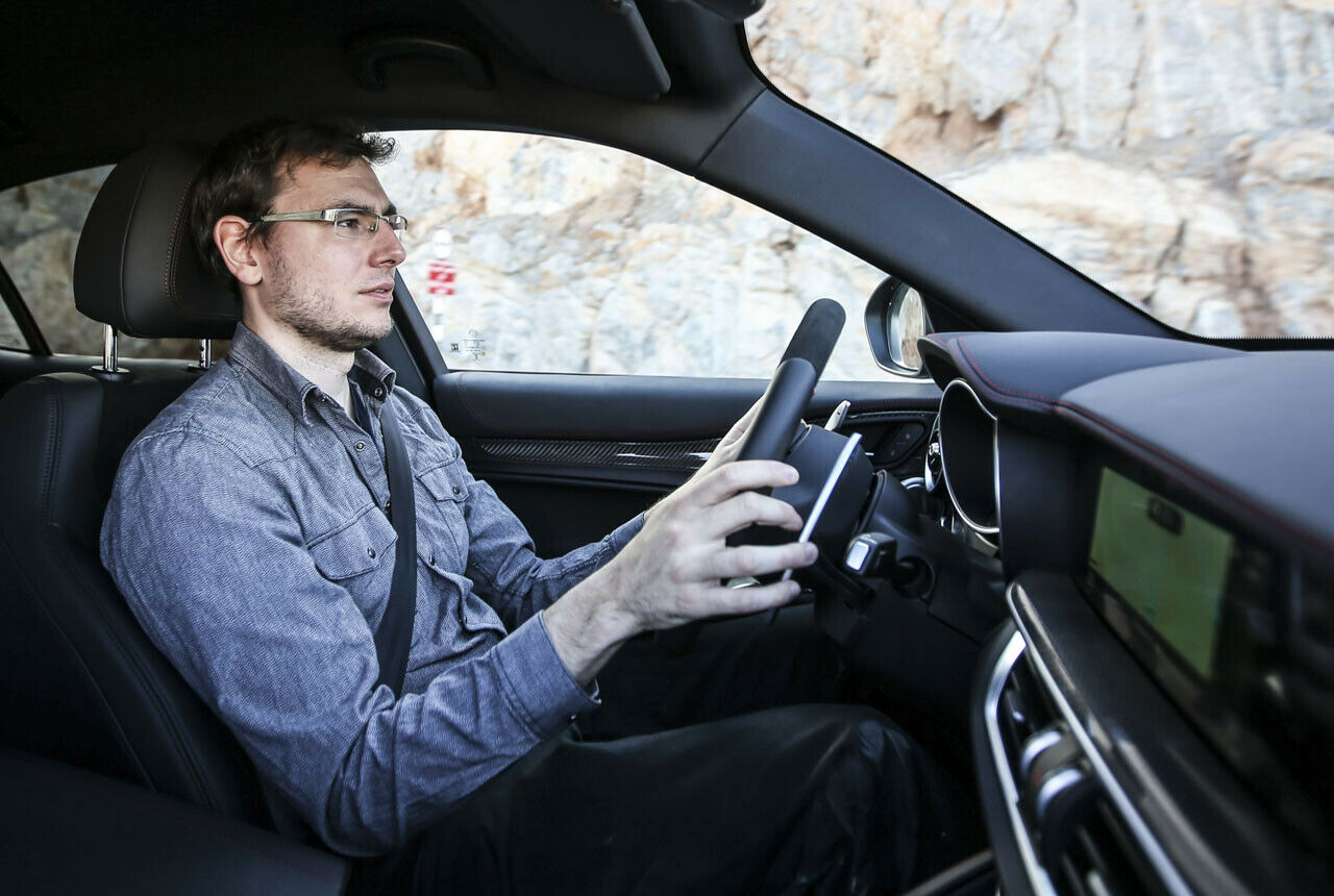 MOTOR-TALK Redakteir Sven Förster im Alfa Romeo Stelvio Quadrifoglio