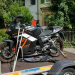Motorrad auf dem Trailer 1