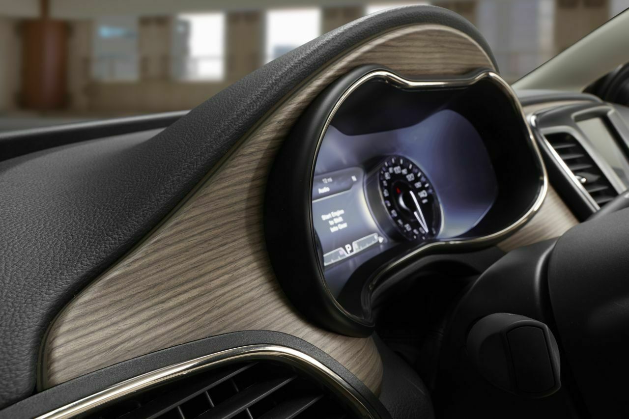 Chrysler 200: Detail Armaturenbrett