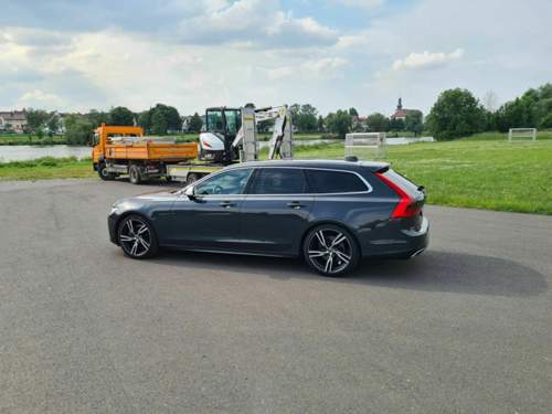 V90