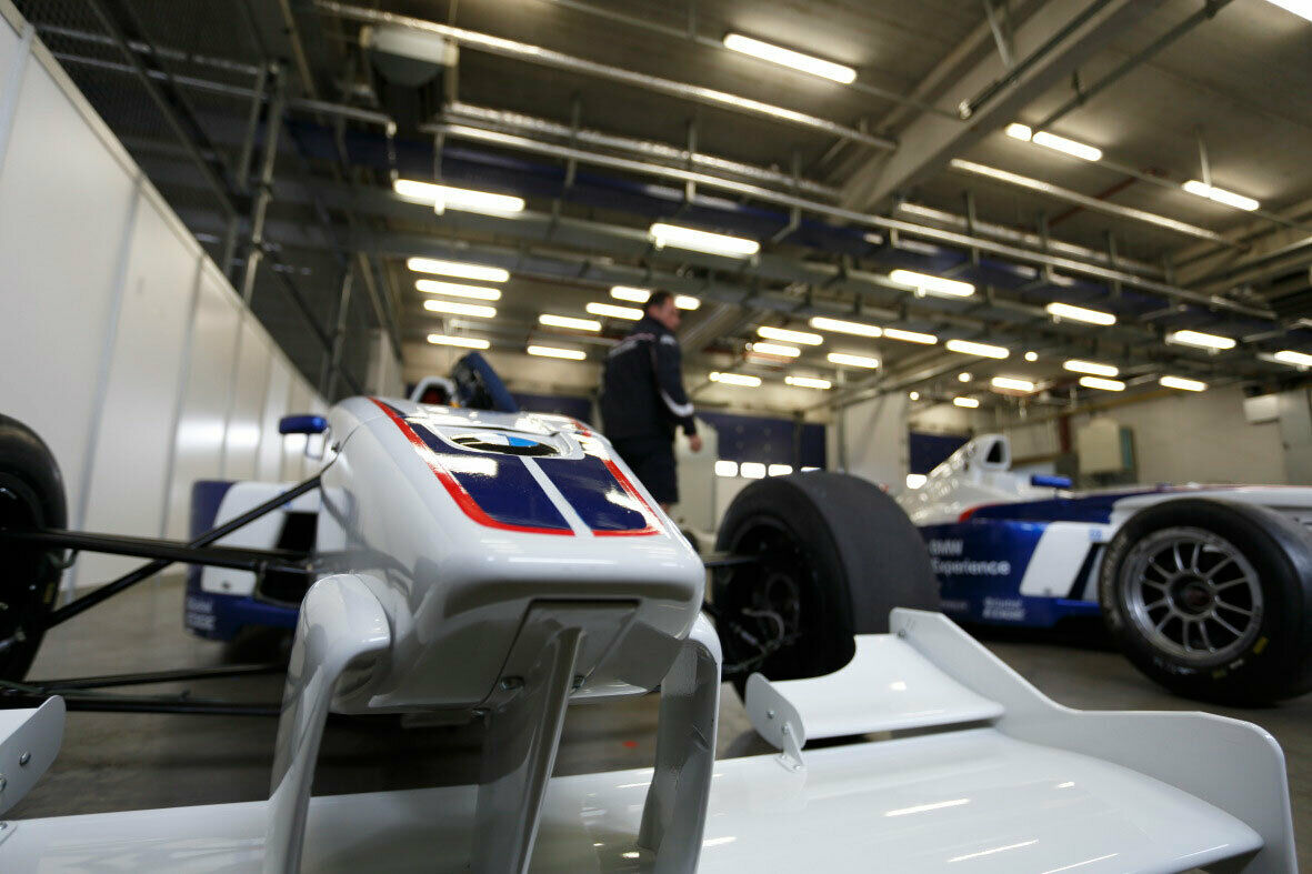 BMW FB02