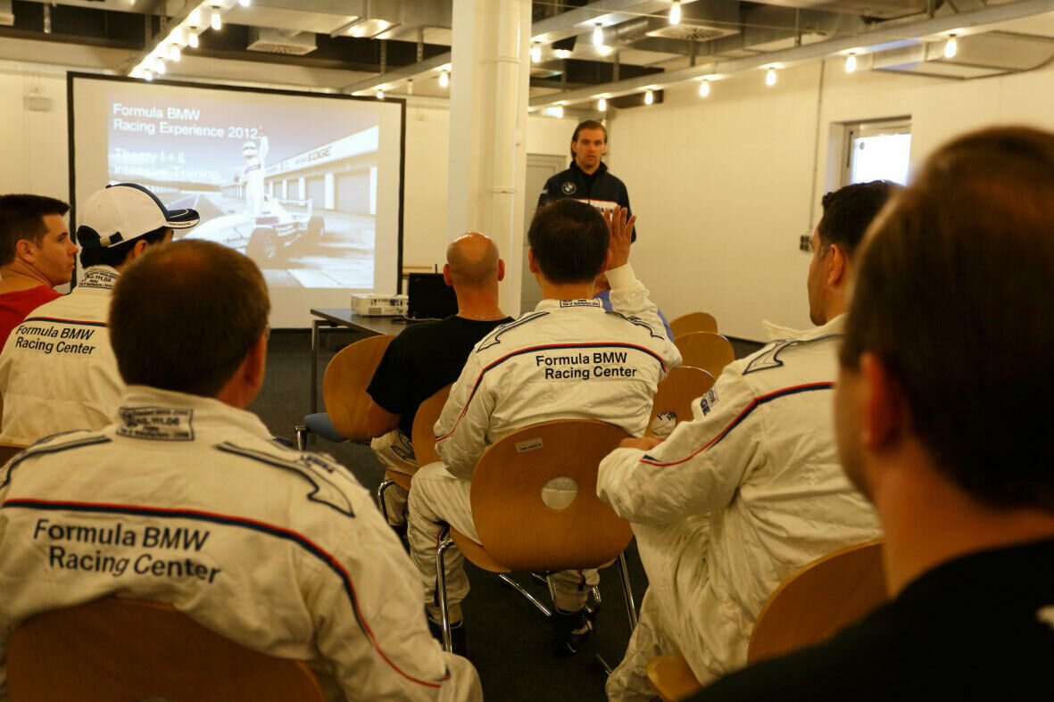 Aufgepasst im Fahrerbriefing