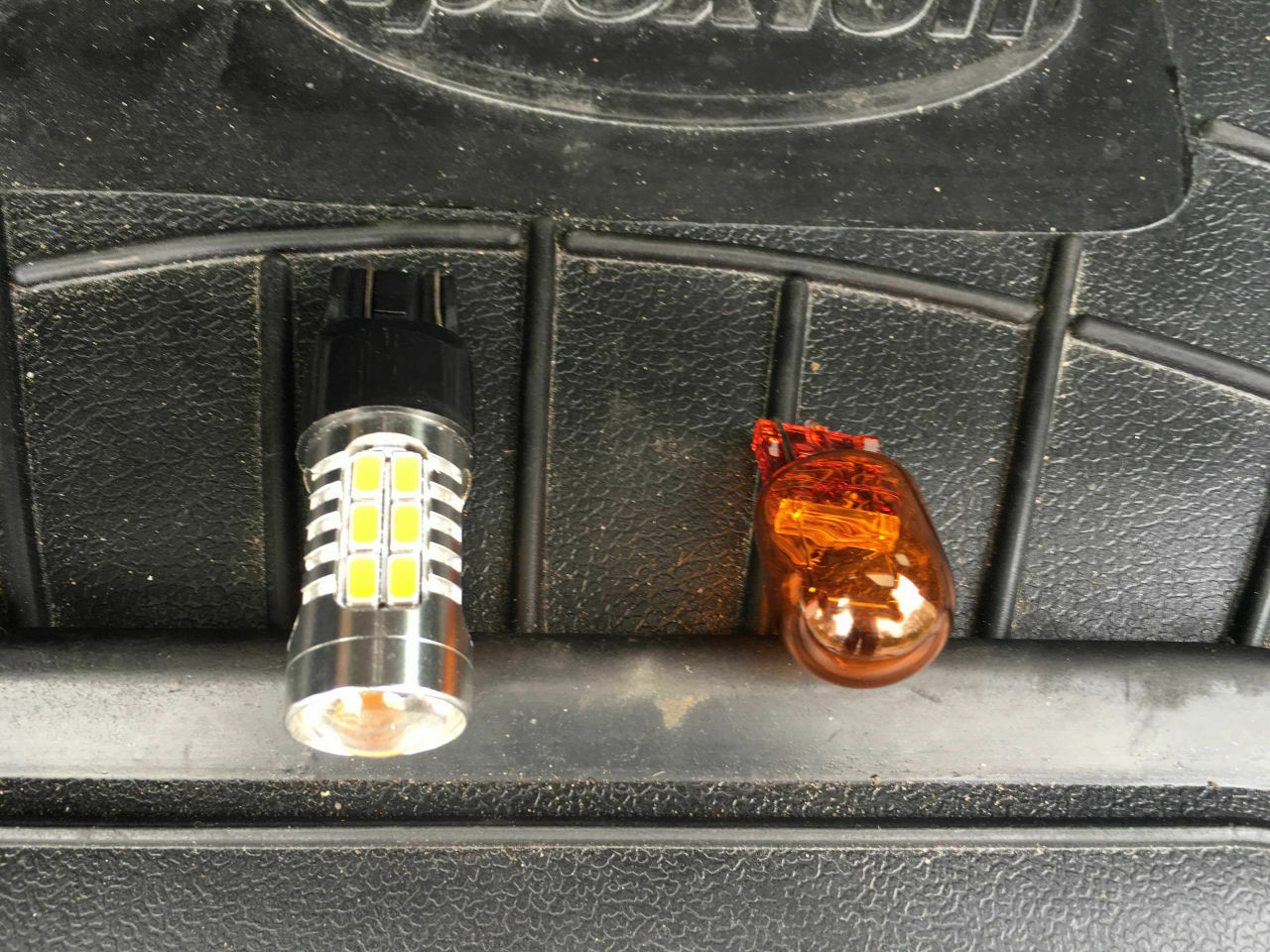 Allgemeine Frage zu LED Rückleuchten und Halogen Blinker