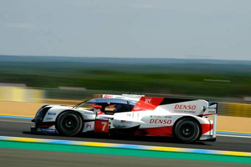 An Vorder- und Hinterachse des Toyota TS050 Hybrid befindet sich ein Elektromotor