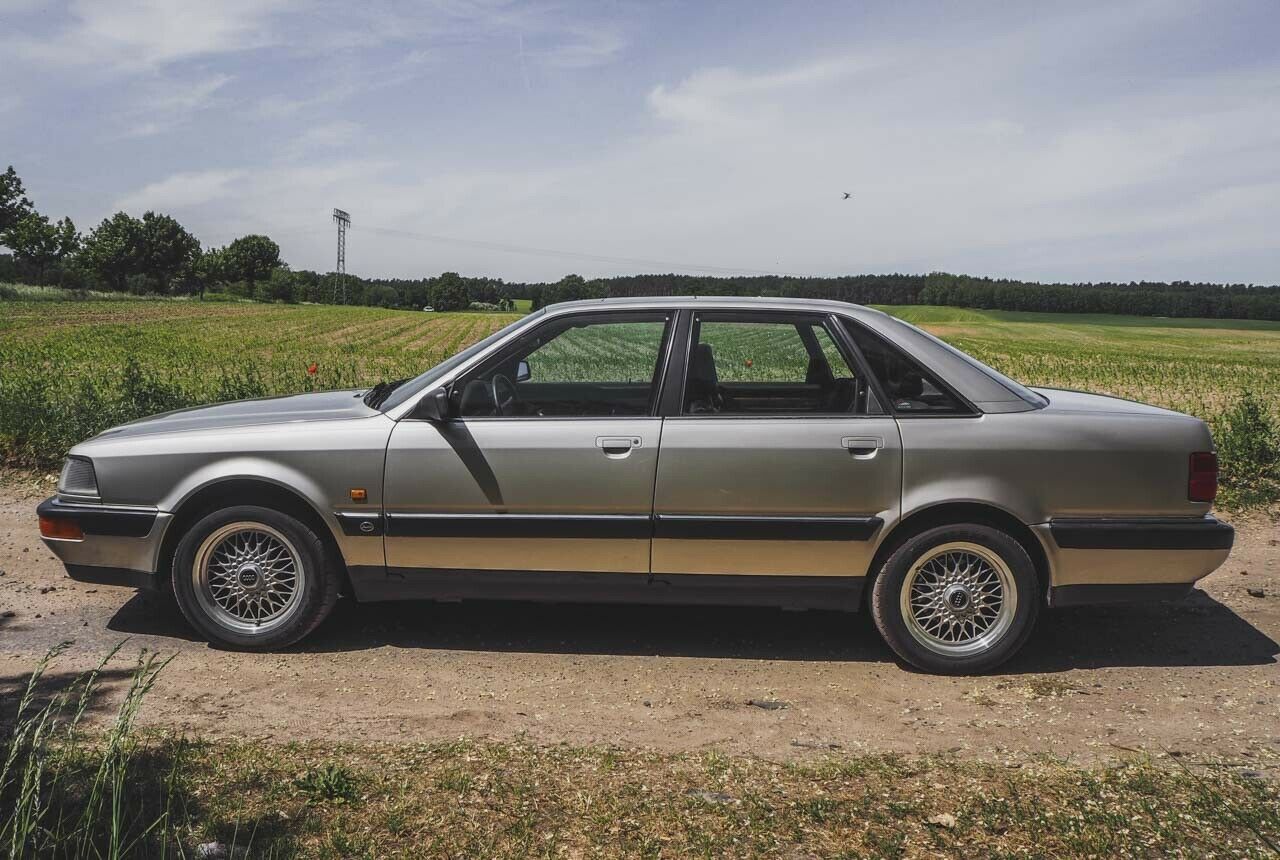 Auf Wunsch gab es die Luxuslimousine als Langversion und auch mit Schaltgetriebe. Beide Ausführungen sind heute rar und gesucht