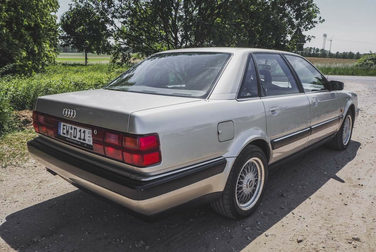 Die BBS-Felgen in 16 Zoll stehen dem Schlitten besonders gut. Sie gab es damals im Zubehör und konnten ab Werk dazubestellt werden