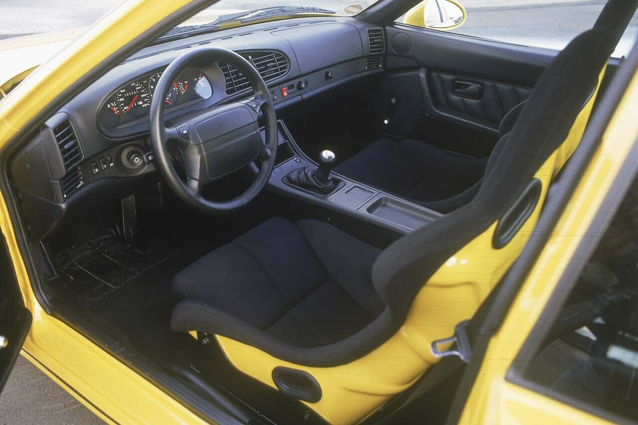Der Innenraum des 968 Turbo S