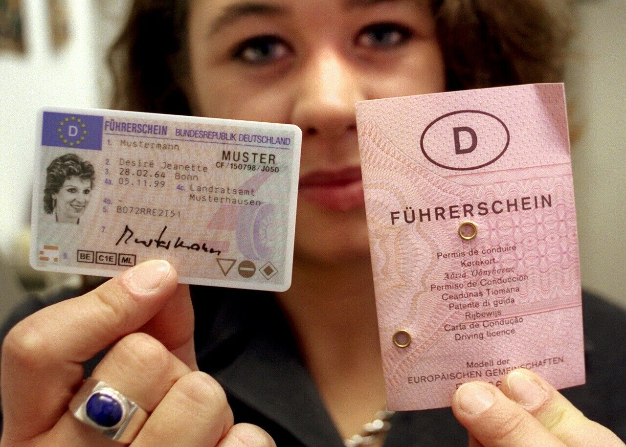 Der rosafarbene Führerschein gilt noch bis 2033