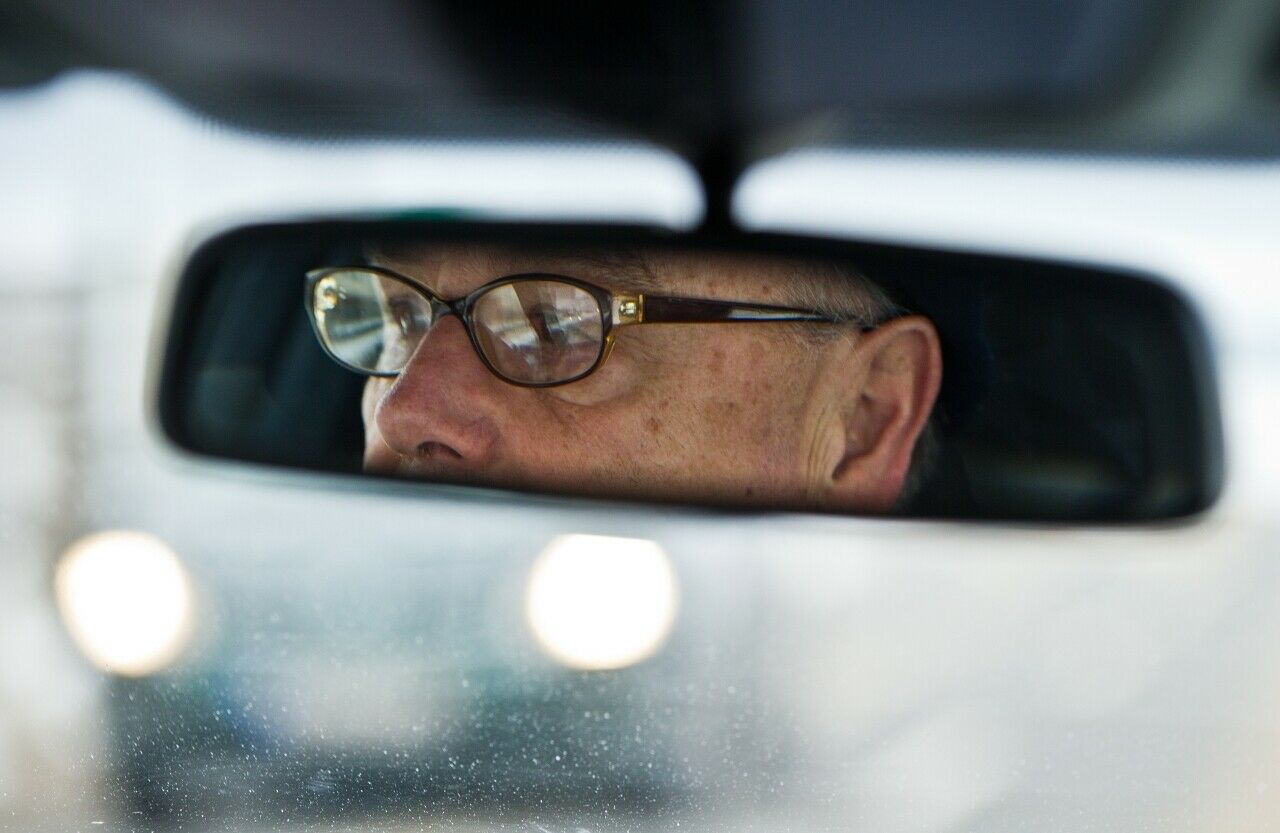 Senioren verzichten aus Vorsicht oft auf weitere Fahrten. Genau das erhöht die Wahrscheinlichkeit eines Unfalls: Auf Fahrten in der Stadt wird selten verzichtet. Dort ist die Unfallhäufigkeit höher