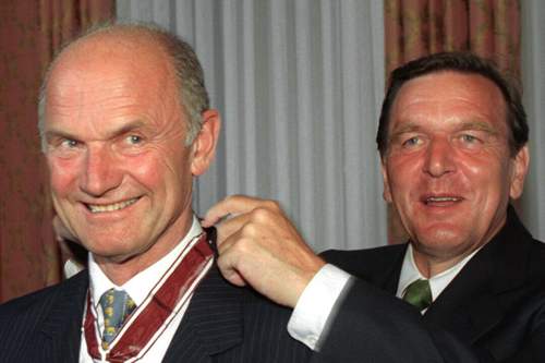 Gerhard Schröder hatte Ferdinand Piëch 1993 als Vorstandsvorsitzenden des Volkswagen-Konzerns geholt