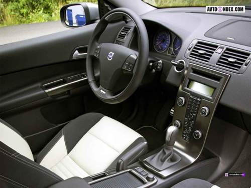 Volvo-c30-r-design-2008-4