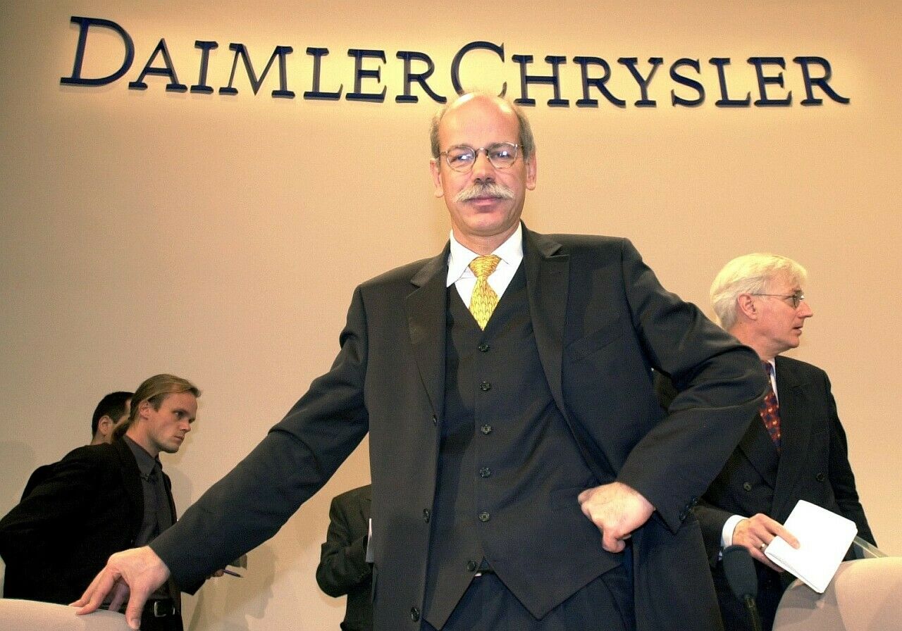 Lange her: Dieter Zetsche, damals noch Chrysler-Vorstand, bei der Bilanzpressekonferenz von DaimlerChrysler im Jahr 2001. In der kommenden Woche wird sein Vertrag als Daimler-Chef verlängert