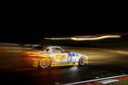Die ganze Nacht: Mercedes SLS AMG GT3 von Rowe Racing