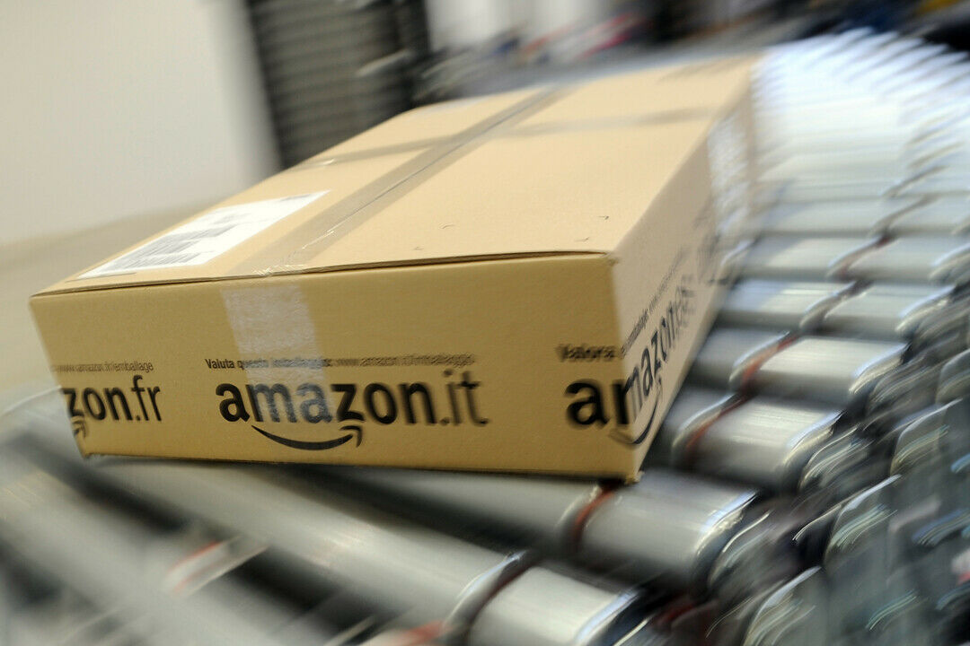 In den USA will Amazon seine Päckchen künftig von Privatfahrern ausliefern lassen - das spart Kosten