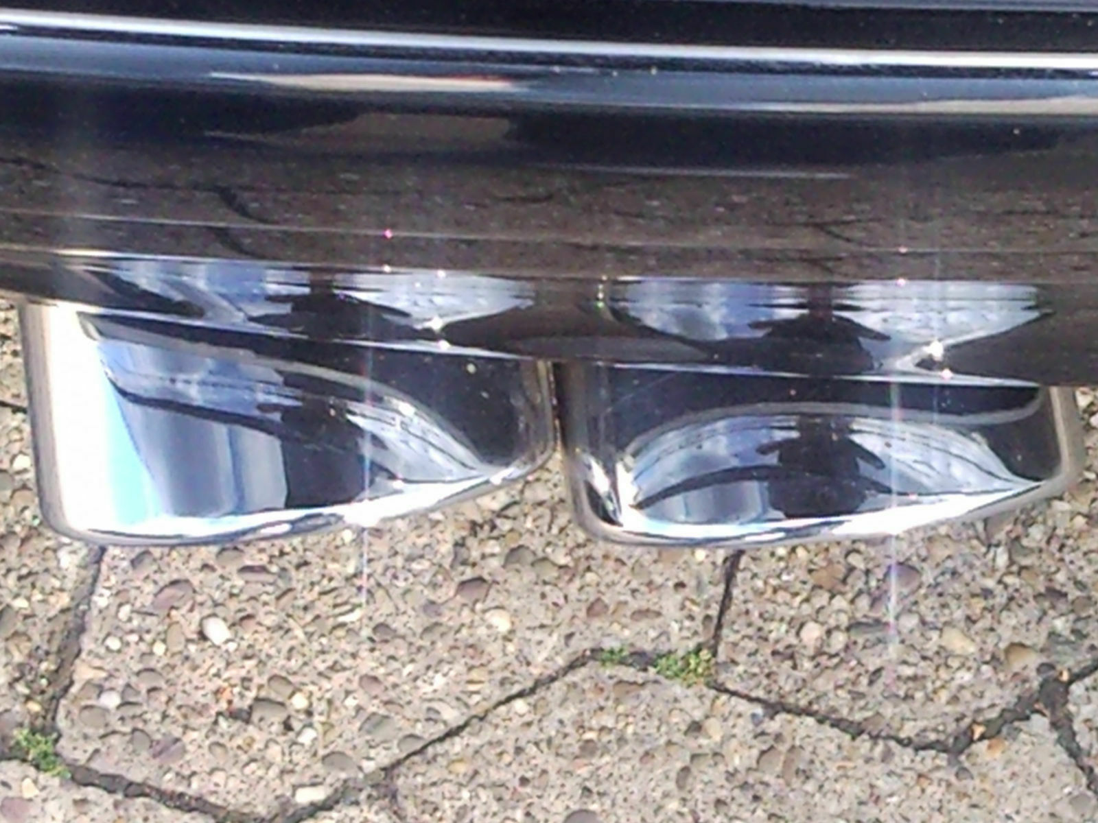 AMG Endtopf Endrohre gerade oder versetzt?